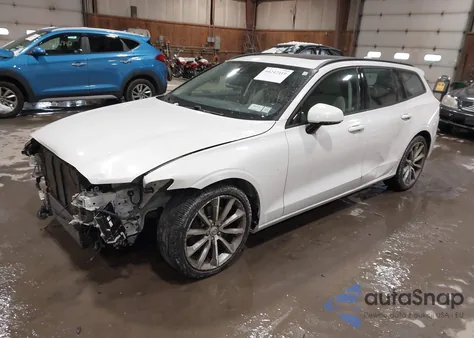 2020 Volvo V60 T5 Momentum из США, поврежденный, VIN YV1102EK7L2394867